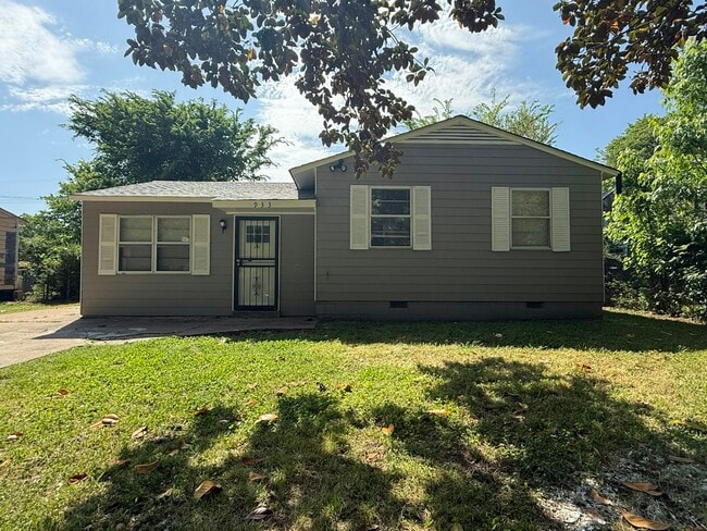 Building Photo - 933 Leacrest Ave