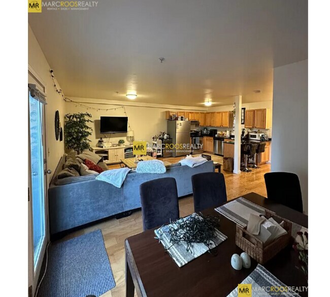 34 Raymond St Unidad T