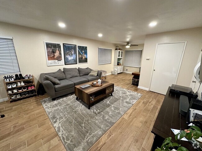 Building Photo - 955 Postal Way Rental