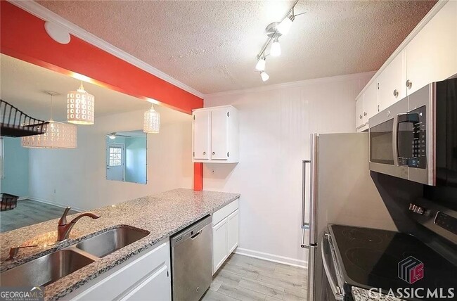 Photo - 2165 S Milledge Ave Unidad A13