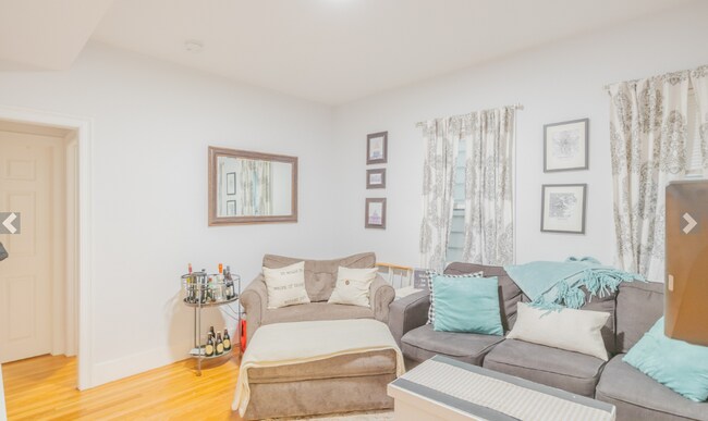 Photo - 219 Bennington St Unidad 3