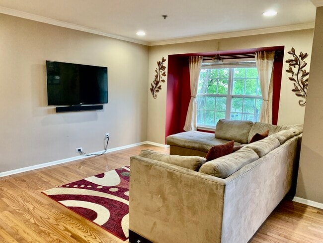 Photo - 108 Wallace Ct
