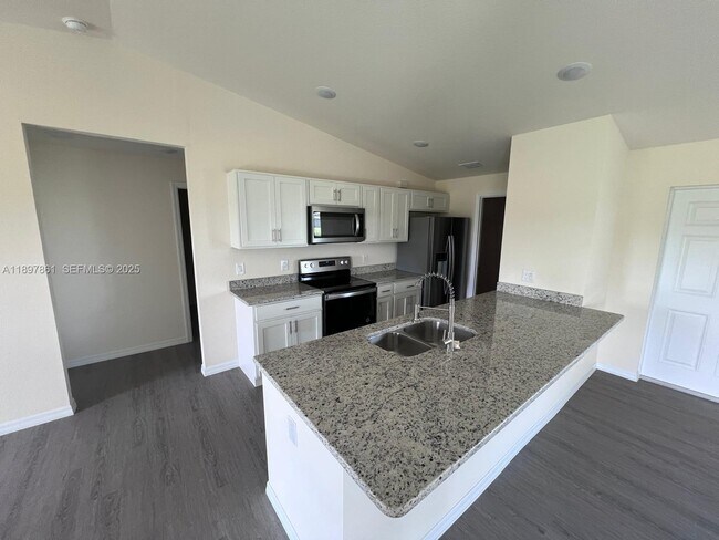 Photo - 1150 Norge Ct