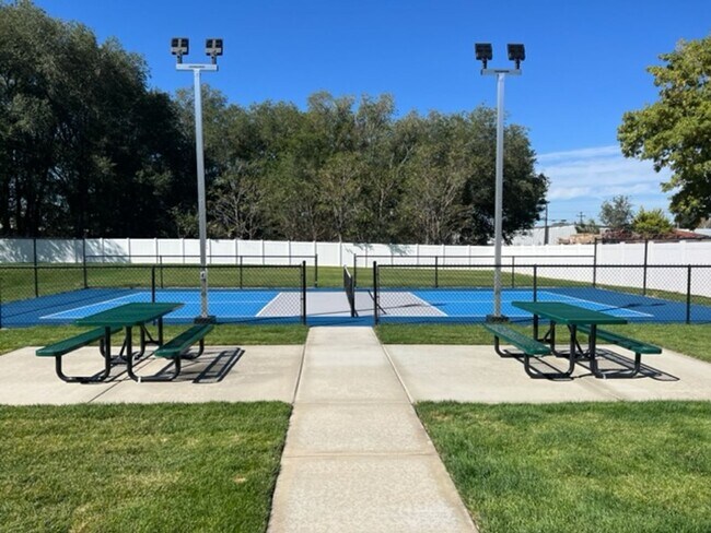 Photo - Beautiful 2023 New construction end unit w...