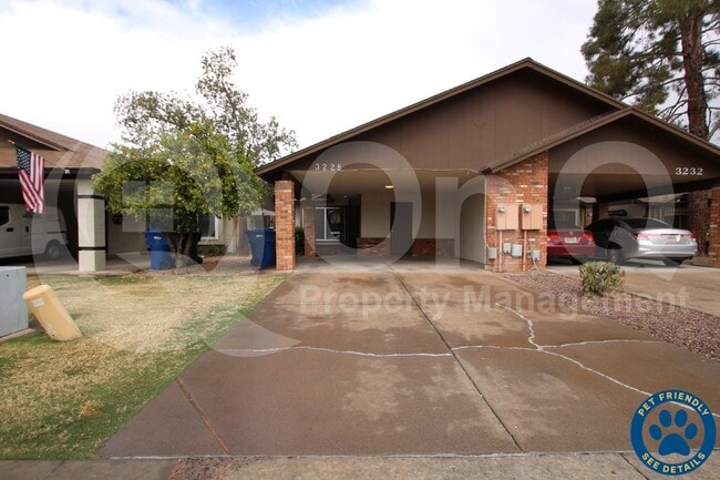 Building Photo - 3228 E Crescent Ave