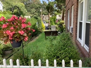 Front yard - 290 Bruce Park Ave Unit #4