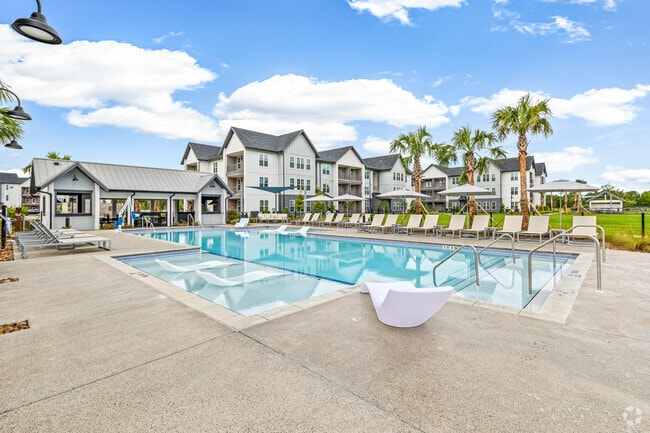 Pool - Madison at Owl's Head