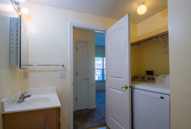 Bathroom - 4259 Eclipse Way Unidad Sugar creek apartments