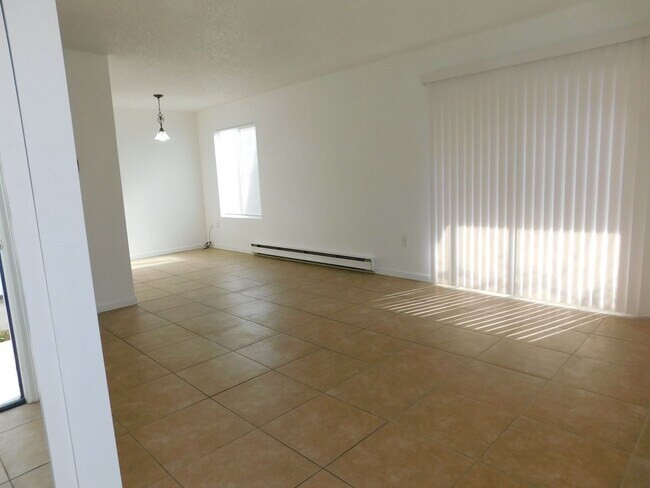 Photo - 869 Iowa Ave Unidad 1