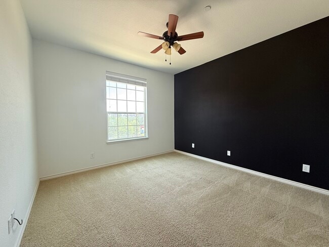 Photo - 950 Henderson St Unidad 1310