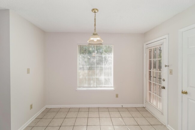 Photo - 7033 Ireland Dr