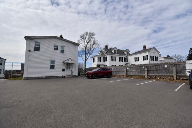4 Elm St Unit 2
