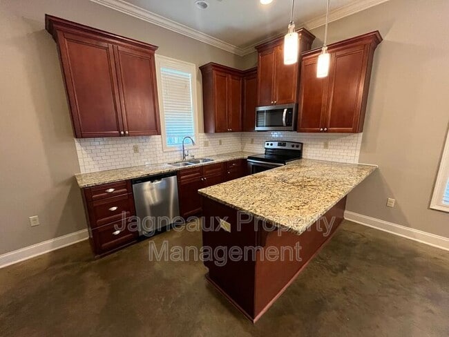 114 Hargrave Dr