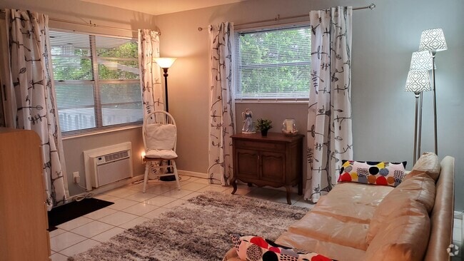 Building Photo - 201 S J St Unit 7 Rental