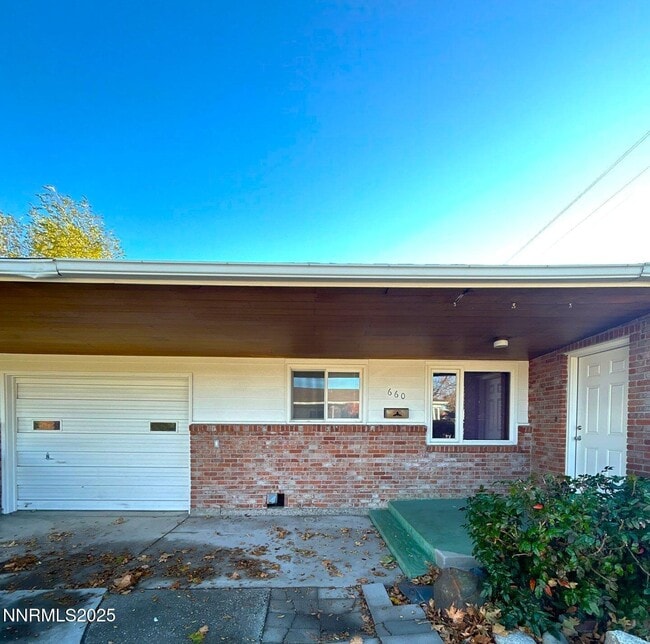 Photo - 660 Kirman Ave