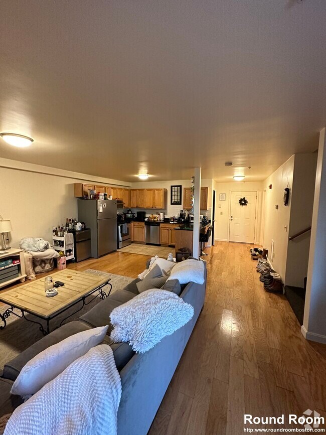 Building Photo - 36 Raymond St Unit A Rental