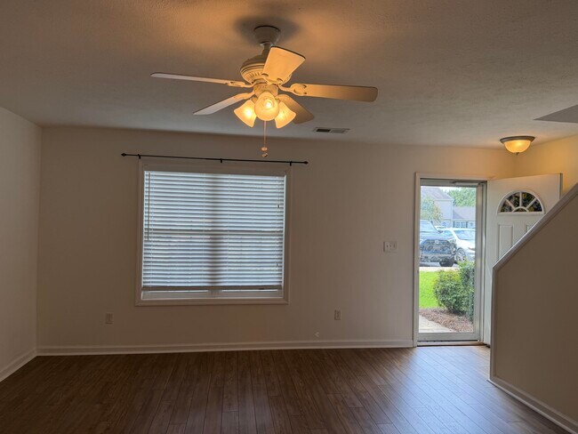 Photo - 640 Date Palm Cir