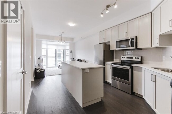 Photo - 155 Caroline St S Unité 1710