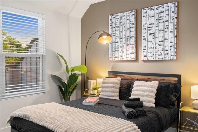 Photo - 2005 Clarksdale Dr Unidad ID1284688P