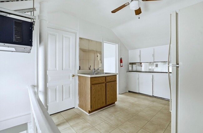 Photo - 926 N Porter St Unit # 2