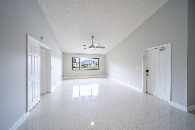 Photo - 13810 Oneida Dr Unit C2