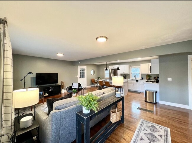 Photo - 8509 Henry Clay Blvd