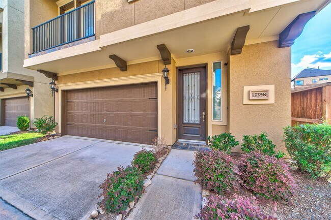 Photo - 12258 Oxford Cres Cir