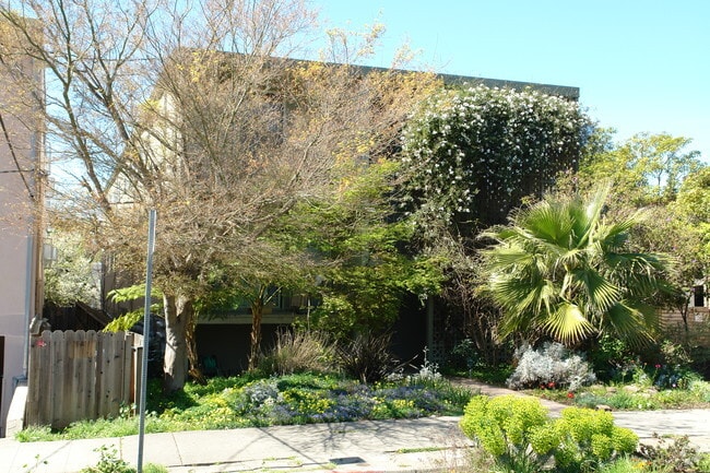 1610 Milvia Street