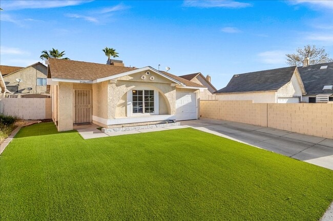 Photo - Charming 3 Bedroom Single-Story Las Vegas Home with Stylish Upgrades & Beautiful Backyard