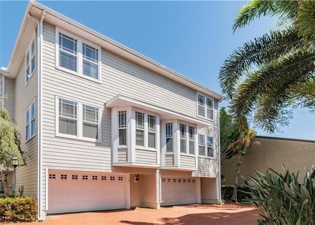 Building Photo - 3315 W De Leon St Rental
