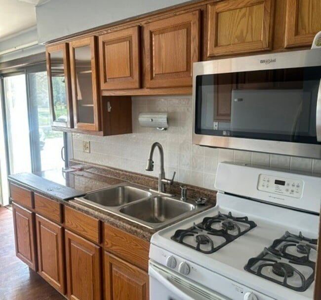 Photo - 14833 Kilpatrick Ave