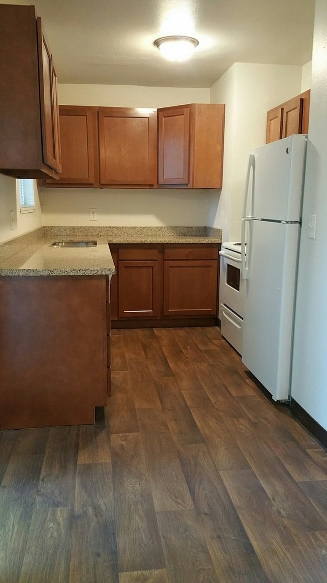 Photo - Elizabeth Apartments