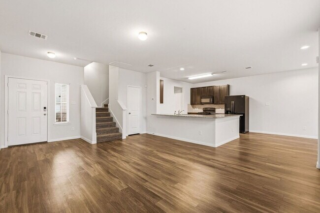 Photo - 5758 Manning Crk Trl