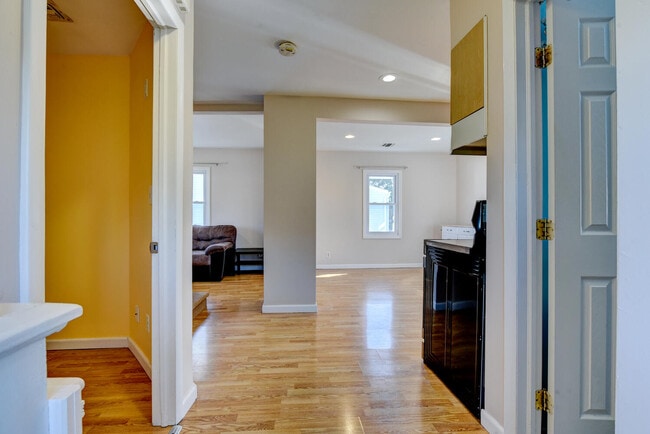 Photo - 24 Bond St Unit 1