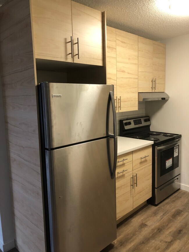 Photo - 12403 Lansdowne Dr NW