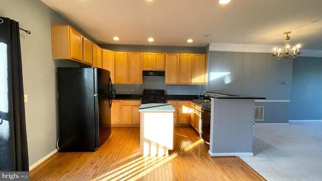 Photo - 505 Edmonton Terrace NE