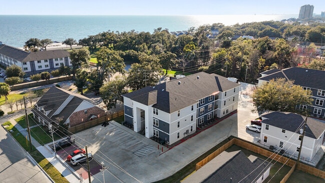 Photo - 133 Briarfield Ave Unit A11