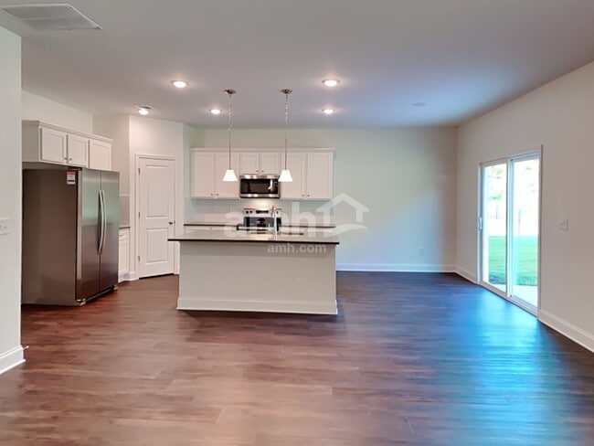 Photo - 3820 Chivalry Dr