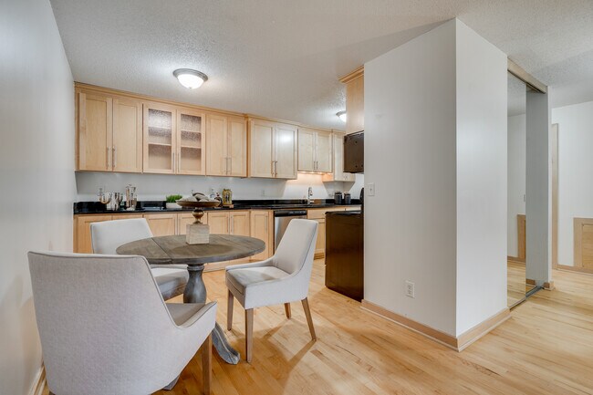 311 Kenwood Pkwy