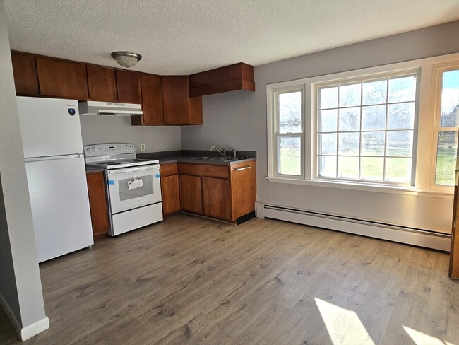 Building Photo - 19 Chapman Ave Unit 12