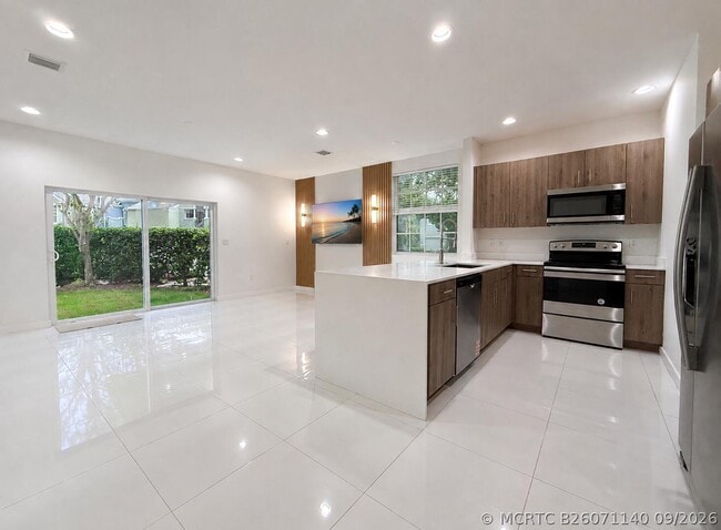 1030 Crystal Way