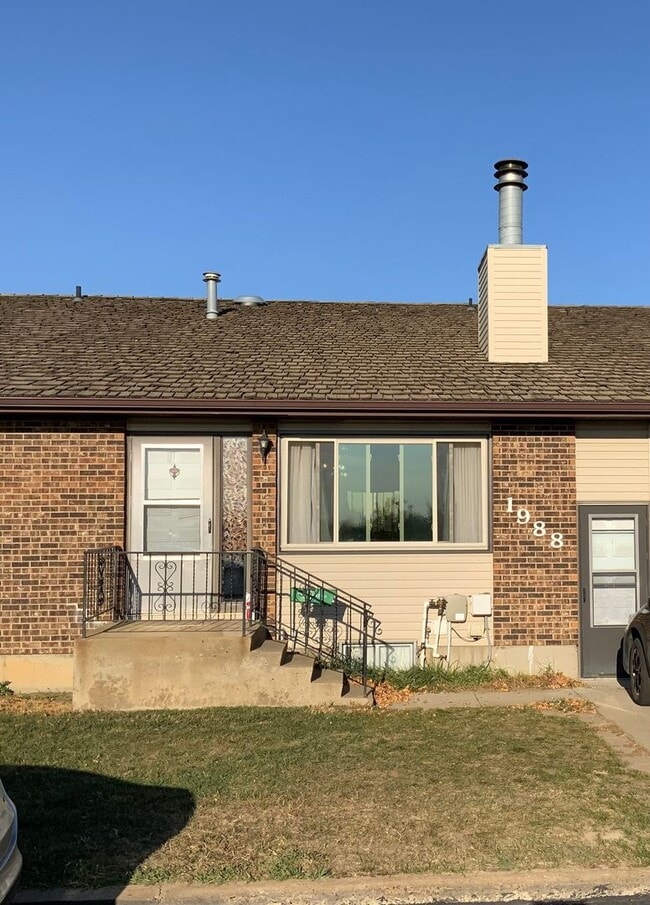 Building Photo - Spacious Condo for Rent