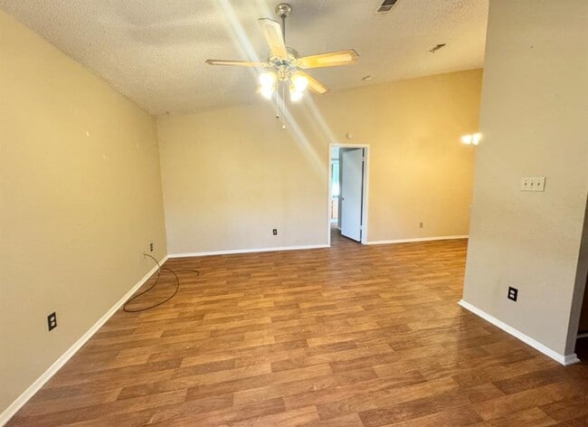 Photo - 805 Lexington Rd