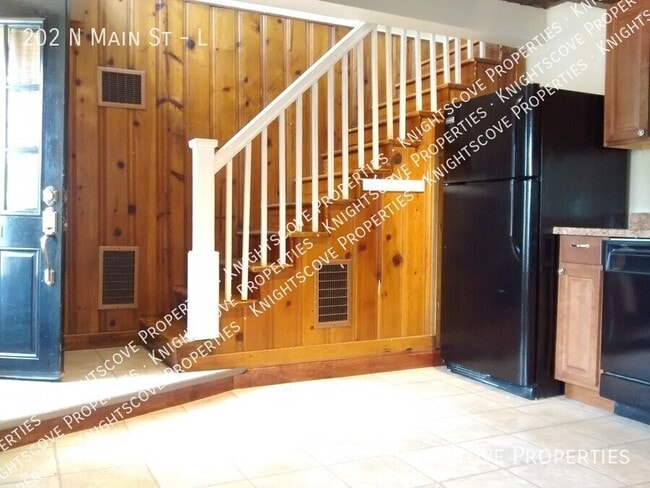 Photo - 202 N Main St Unit L