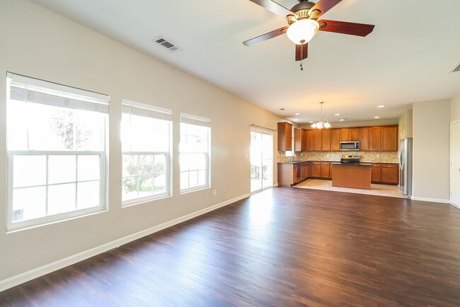 Photo - 114 Farmers Folly Dr