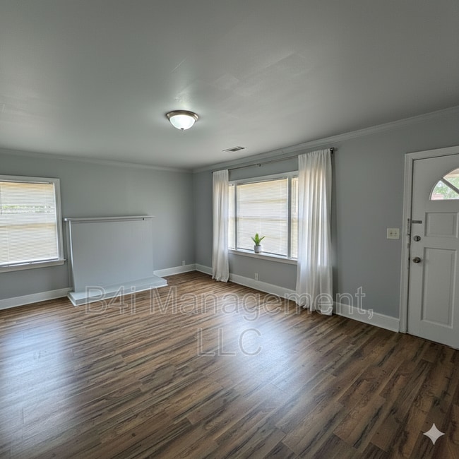 Photo - 817 Cartersville Hwy