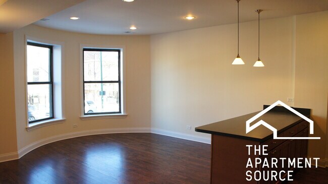 Photo - 2840 N Albany Ave Unidad 2A