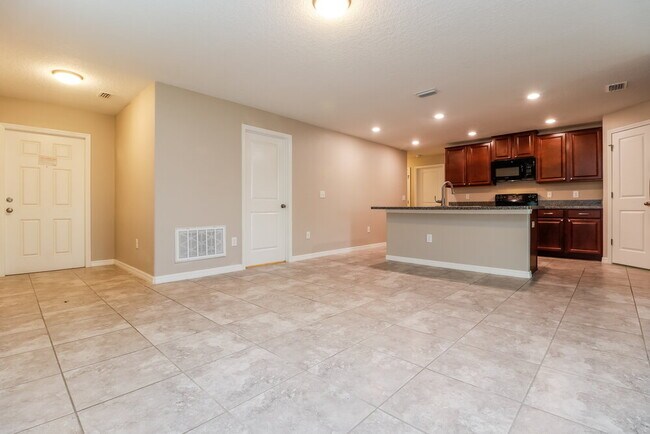 Photo - 1505 Climbing Dayflower Dr