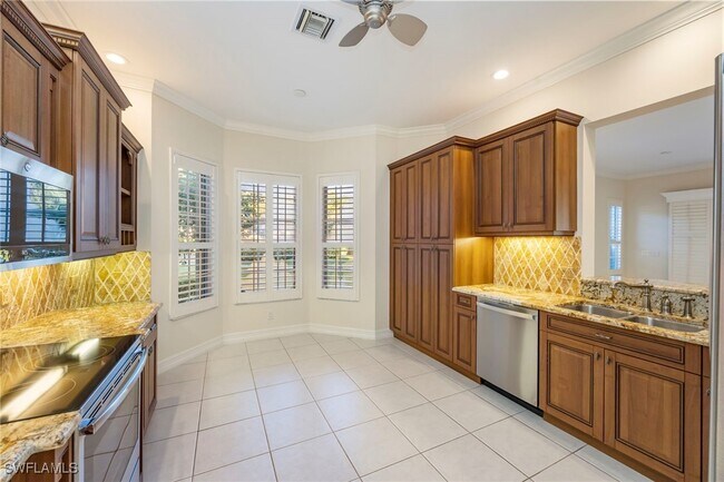 5025 Maxwell Cir Unit 2