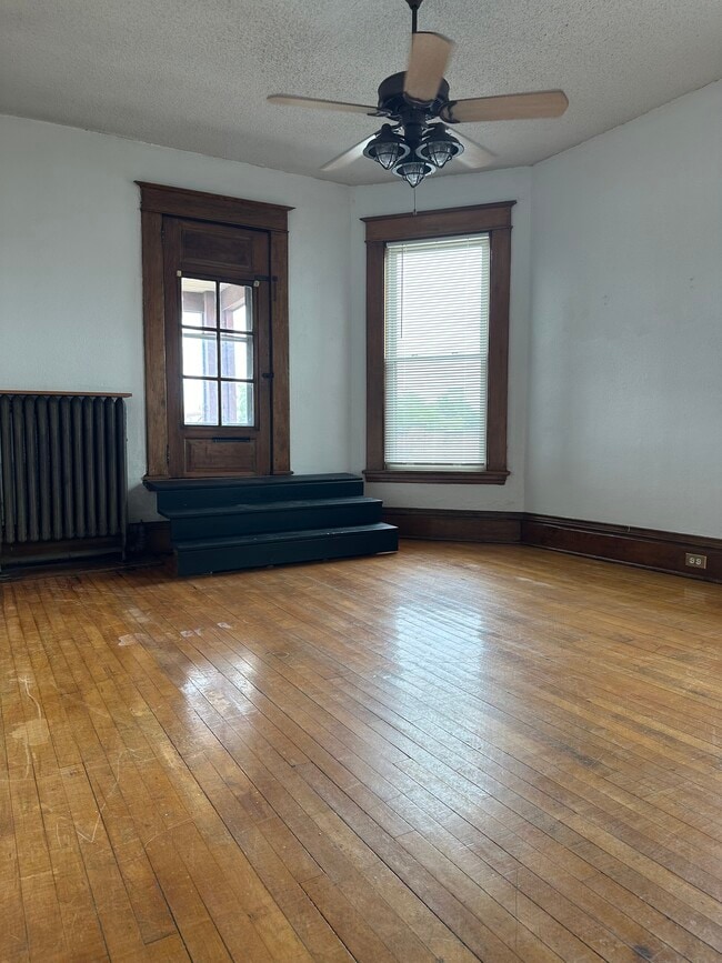 Photo - Mount Royal Apartments